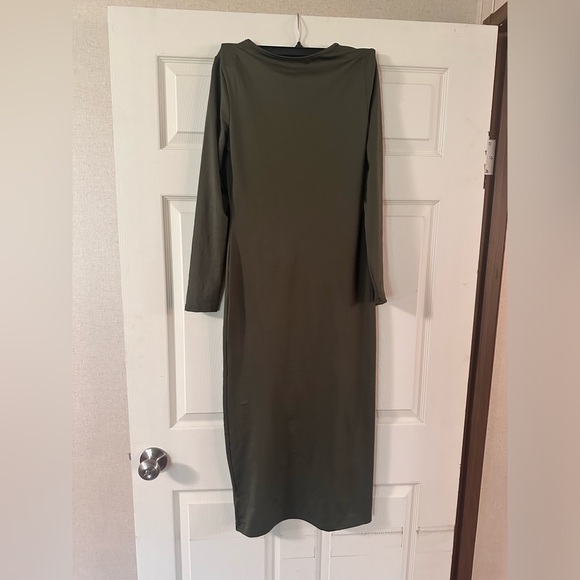 Dress - Picture 2 of 2